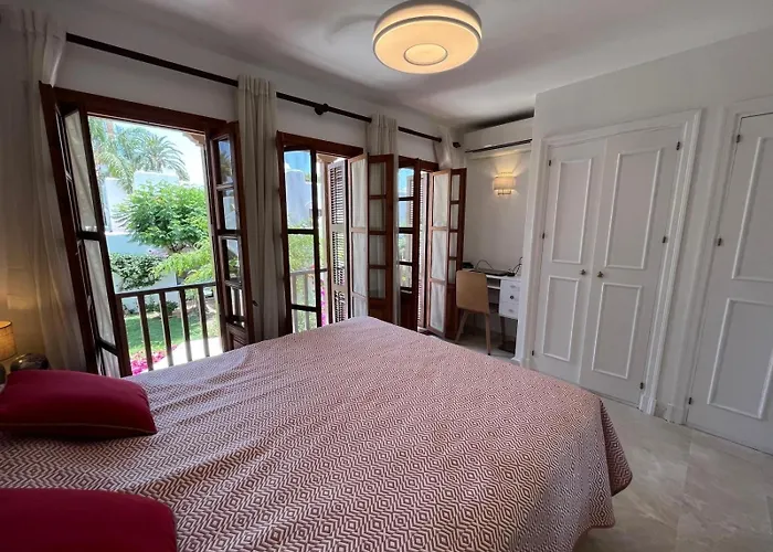 Villa - Playa - En Urbanización Al Lado Del Mar Is17 *