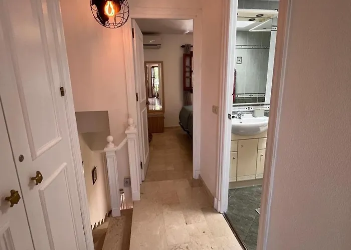 Villa - Playa - En Urbanización Al Lado Del Mar Is17 *