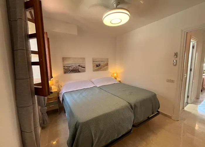 Villa - Playa - En Urbanización Al Lado Del Mar Is17 Estepona