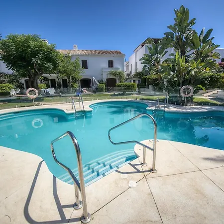 - Playa - En Urbanizacion Al Lado Del Mar Is17 Estepona