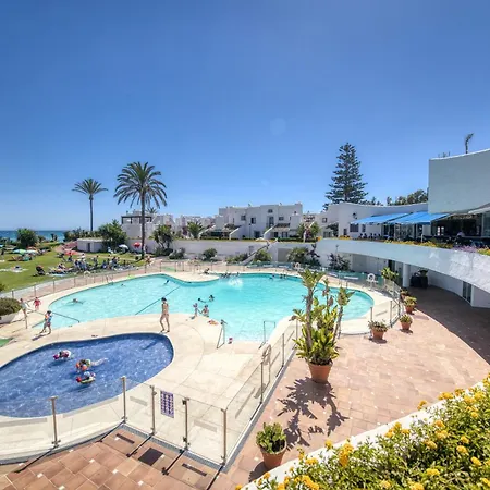 - Playa - En Urbanizacion Al Lado Del Mar Is17 Estepona